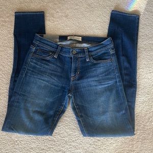 TEXTILE Elizabeth and James Jean